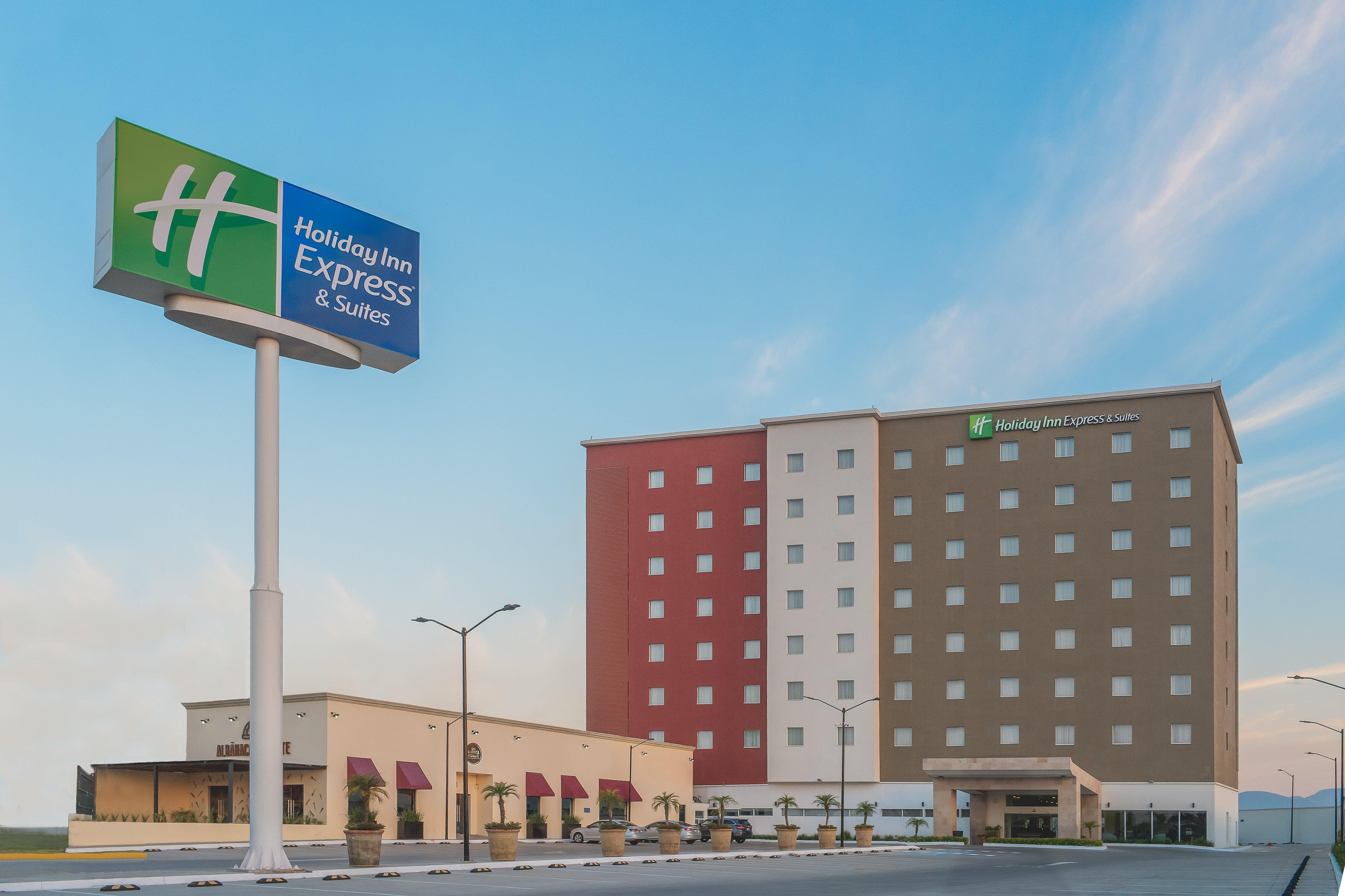 Holiday Inn Express & Suites Silao Aeropuerto Terminal, An Ihg Hotel Esterno foto